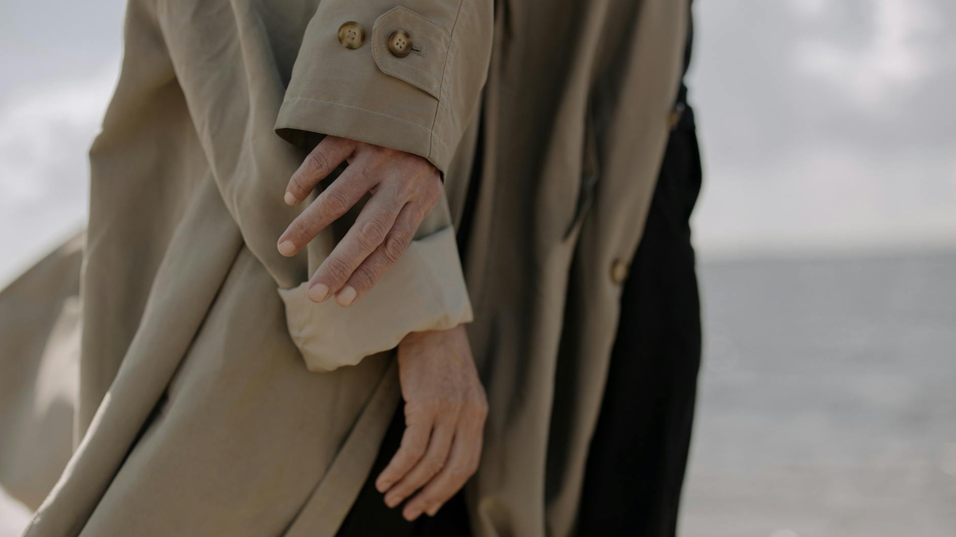 « Je croyais avoir un bon trench » : ce détail invisible trahit la qualité à tous les coups