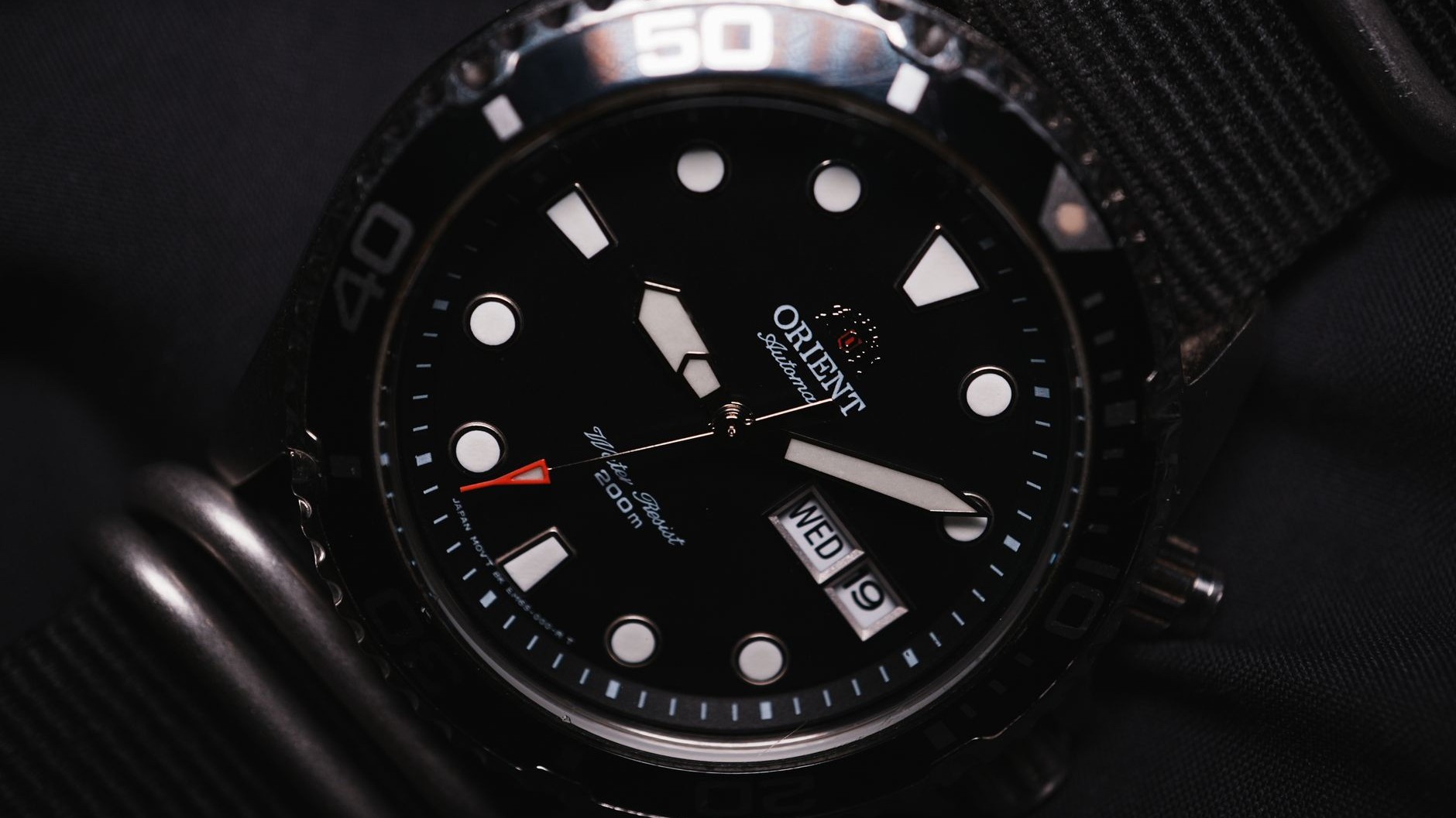 J'ai laissé ma montre automatique à plat tout l'été sans la porter : au remontage, j'ai compris pourquoi elle ne donnait p...