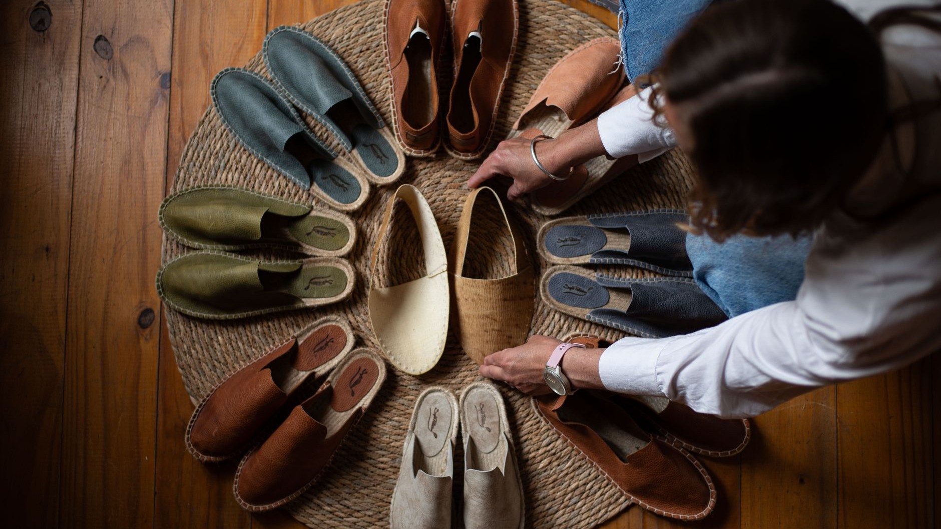 J'ai laissé sécher mes espadrilles en jute au soleil après l'orage : en les renfilant le lendemain, j'ai compris pourquoi ...